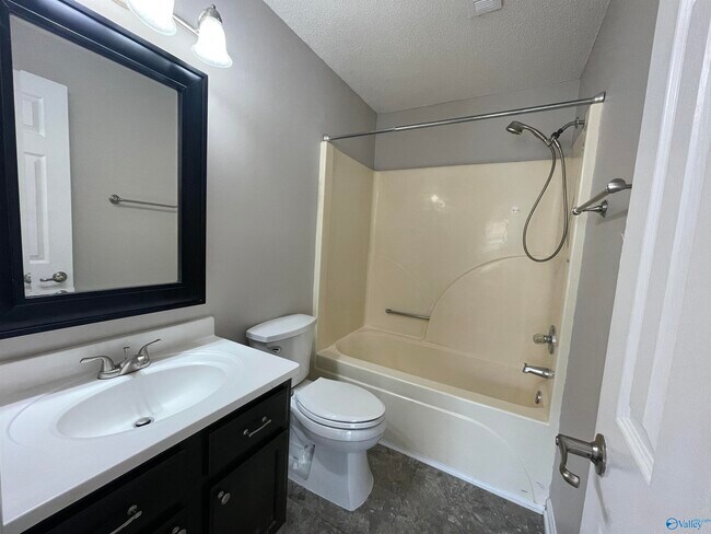 Building Photo - 341 Waters Edge Ln
