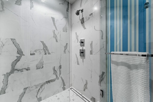 Building Photo - Vistablue Ultra Luxury Oceanfront Condo. 3 bed 3 bath. Singer Island.