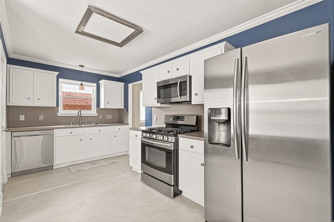 Building Photo - 6606 Wide Creek Dr