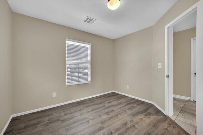 Building Photo - LOCATION IS KEY FOR SHOPPING AND SOCIALIZING