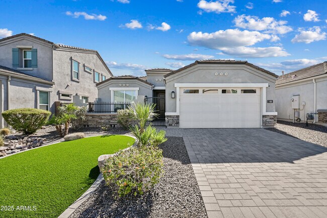 Primary Photo - 1825 E Saguaro Park Ln