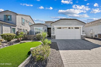 Building Photo - 1825 E Saguaro Park Ln