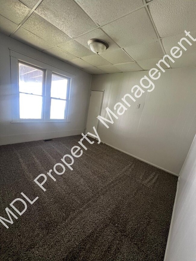 Building Photo - Charming 3 bedroom 2 bath