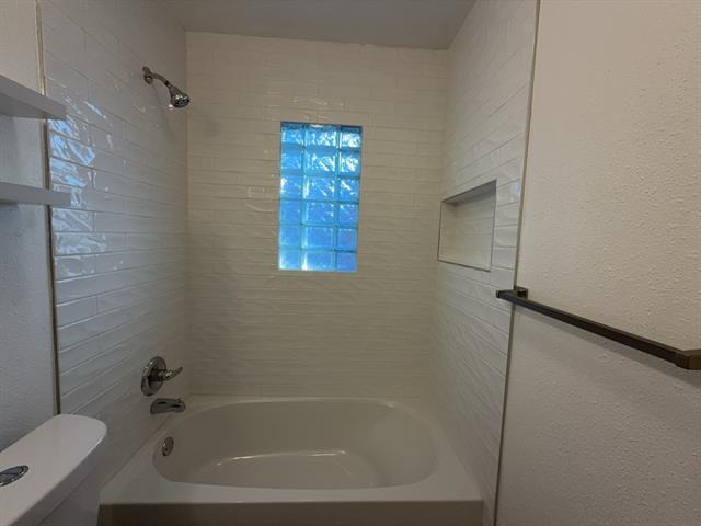 Building Photo - 1202 Valley View Dr