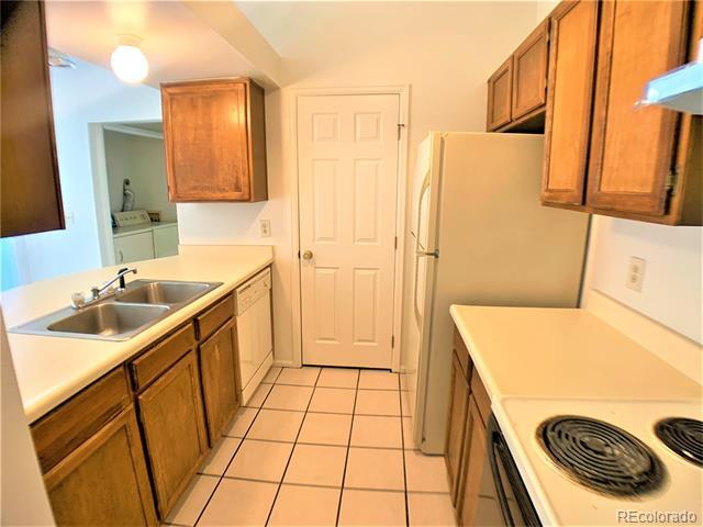 Building Photo - 457 S Memphis Way