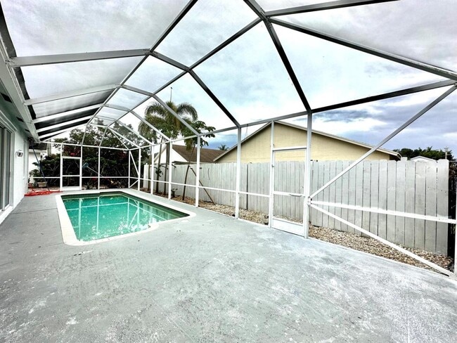 Building Photo - 1219 Baycourt Isle