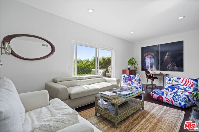 Building Photo - 6444 Cavalleri Rd