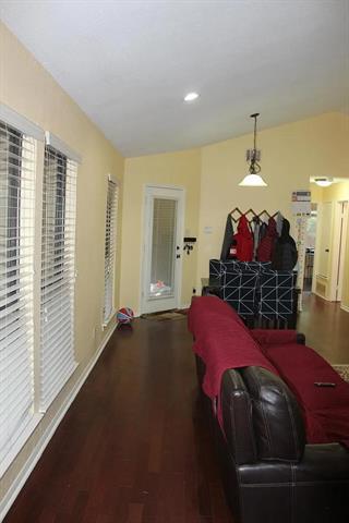 Building Photo - 936 Sugarberry Dr