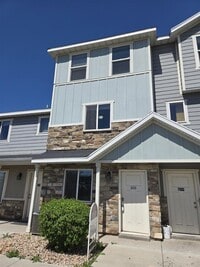 Building Photo - 736 E 125 N St