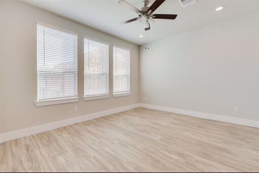 Building Photo - 1741 Cove Cres Ct