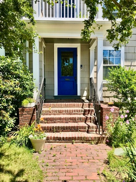 Building Photo - 37 Gorham Ave