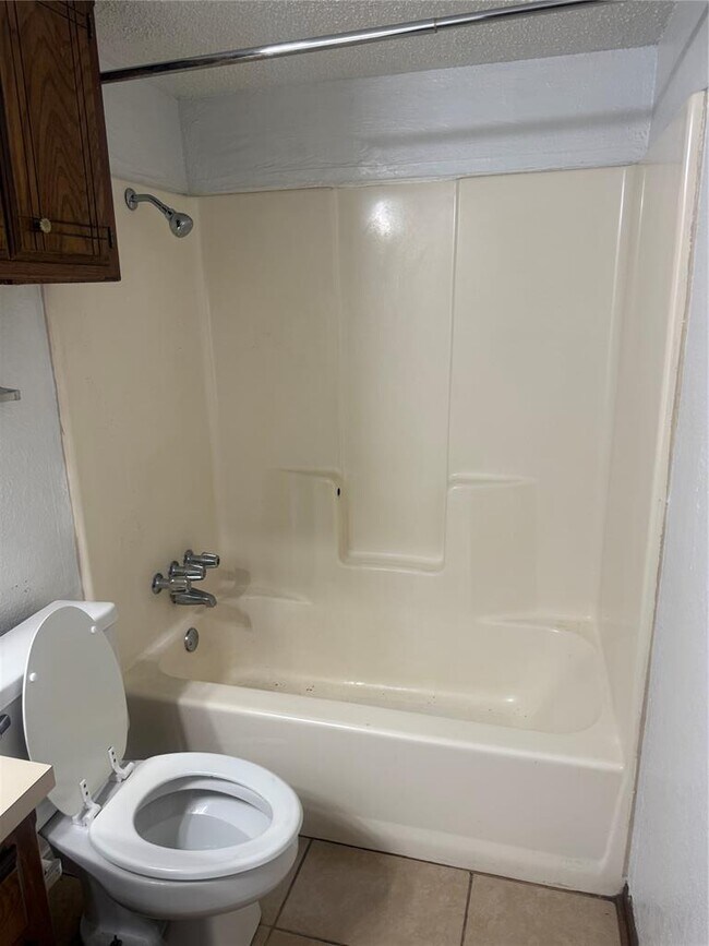 Building Photo - 1309 Summerton Pl