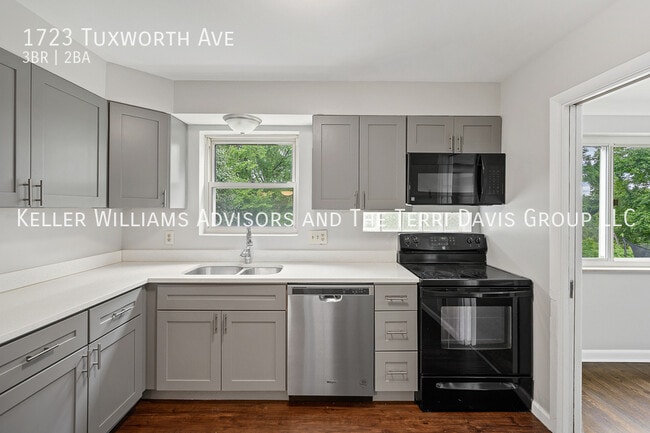 Building Photo - 1723 Tuxworth Ave