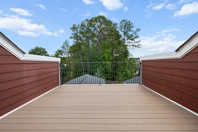 Building Photo - 3 Bedroom Townhome with Rooftop Terrace in Downtown Wake Forest!