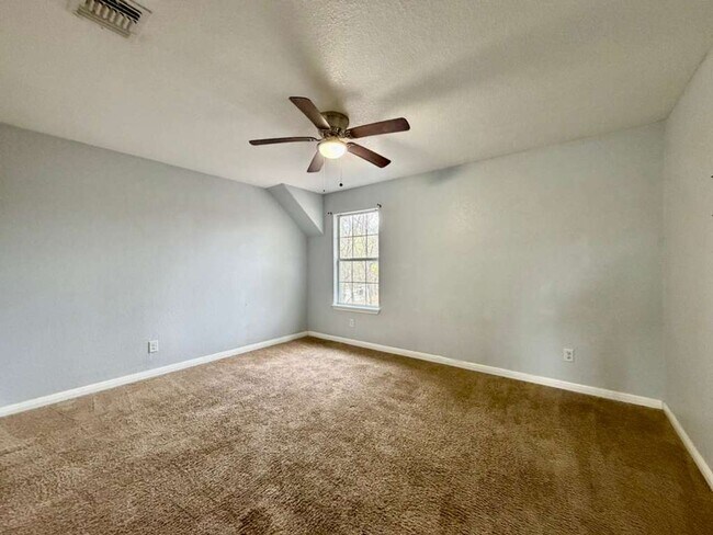 Building Photo - 3107 W Travis St