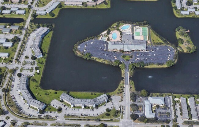 Building Photo - 134 Windsor G