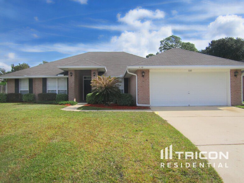 Primary Photo - 1267 Summit Oaks Dr E