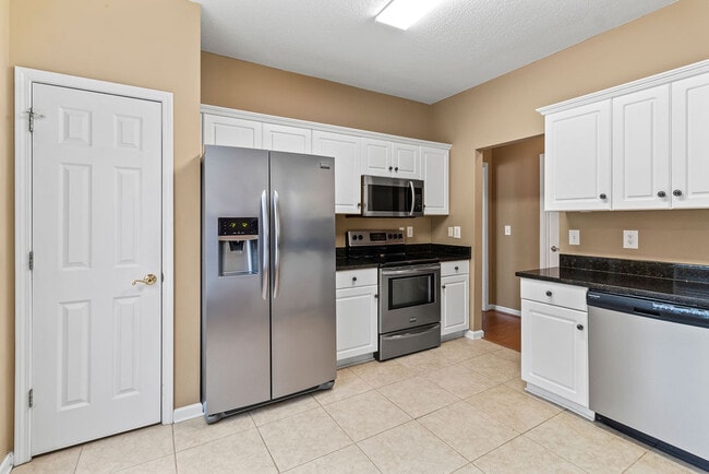 Building Photo - Chadbury House