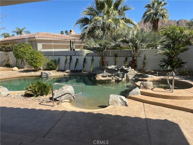 Building Photo - 45540 Cielito Dr