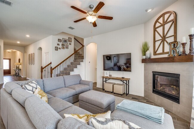 Building Photo - 4533 Hemingway Ave