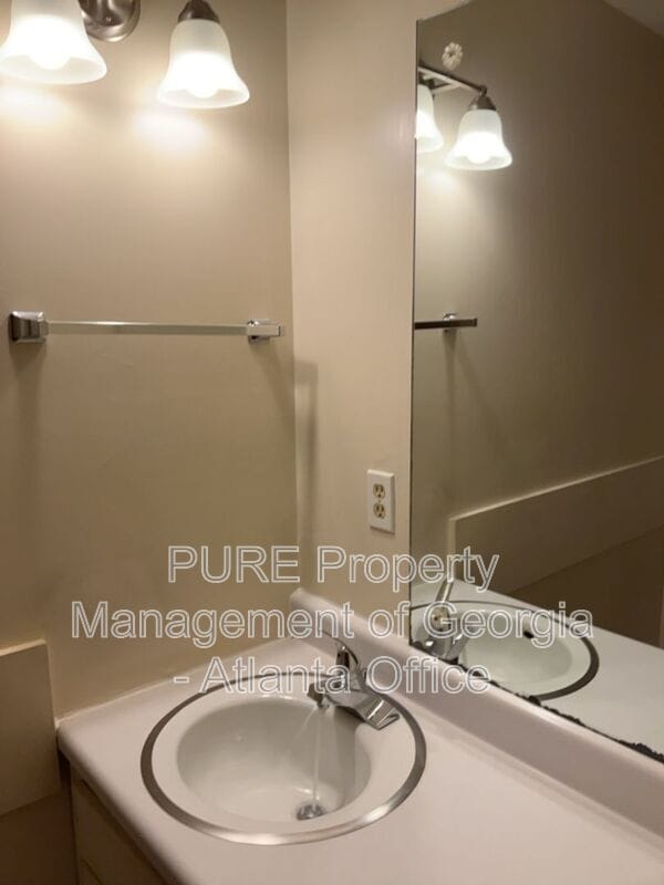 Building Photo - 774 Rogers Way SW