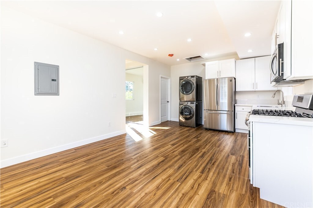 Building Photo - 7039 Bevis Ave