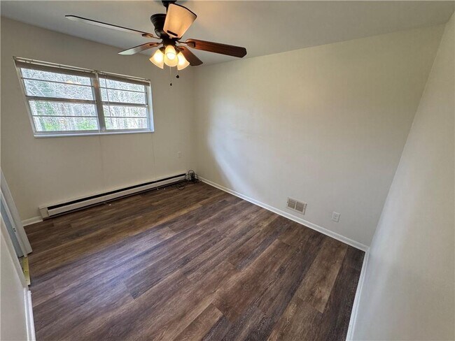 Building Photo - 276 Camp Glisson Rd