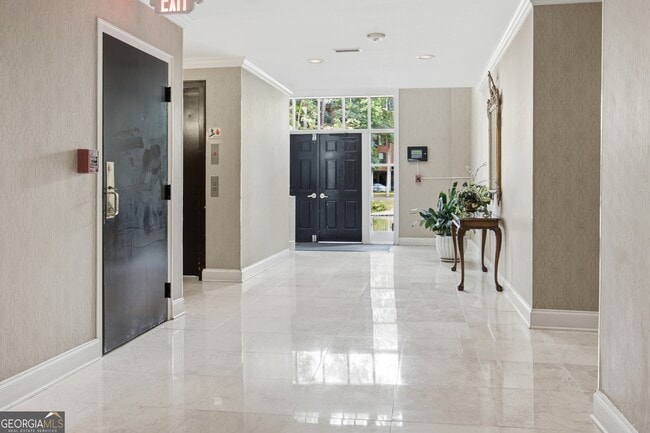 Building Photo - 23117 Plantation Dr NE