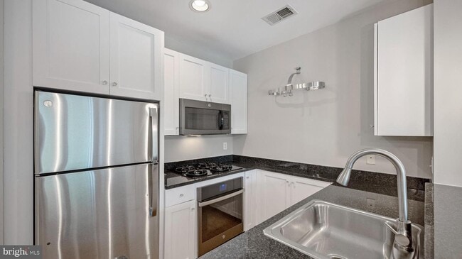 Building Photo - 4025 Connecticut Ave NW