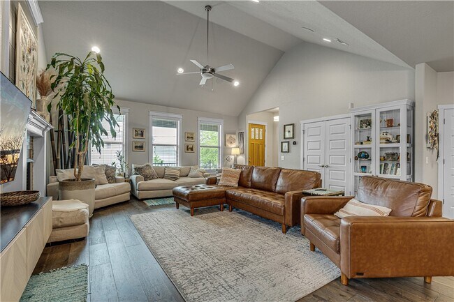 Building Photo - 2630 E Bayside Xing