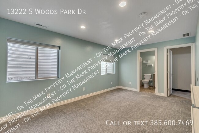 Building Photo - 13222 S Woods Park Dr