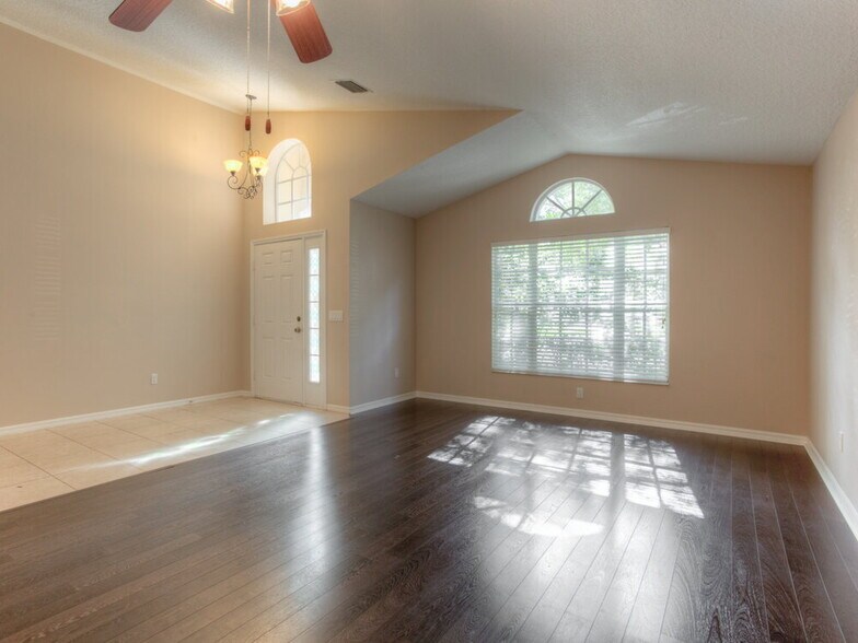 Building Photo - 16820 Hawkridge Rd