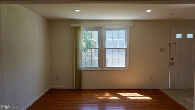 Building Photo - 8179 Curving Creek Ct