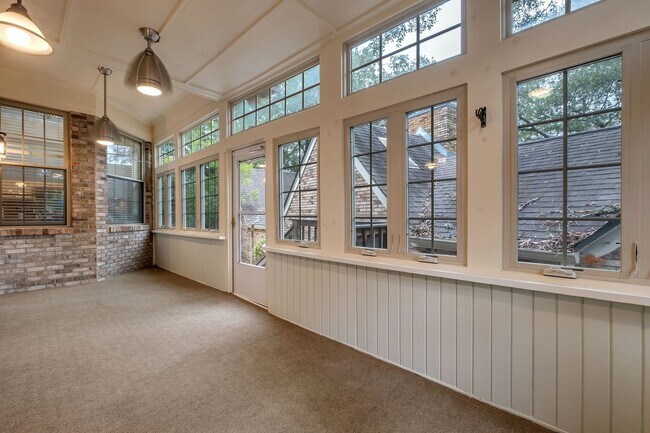 Building Photo - 3440 Jonathan Landing Dr