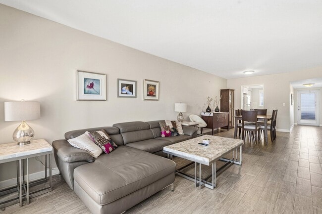 Building Photo - 2440 SW 22nd Ave