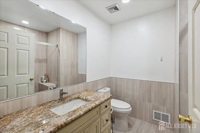 Building Photo - 302 Berkshire Dr