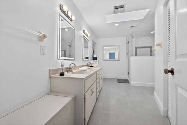 Building Photo - 8166 155th Pl N