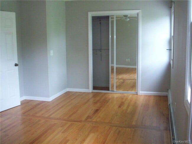 Building Photo - 6 Regent Dr