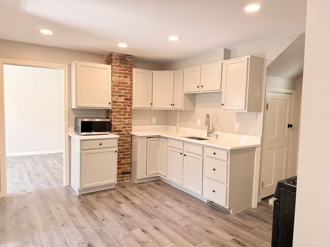 Building Photo - Pet-friendly Apartments for Rent in Hartford, VT!