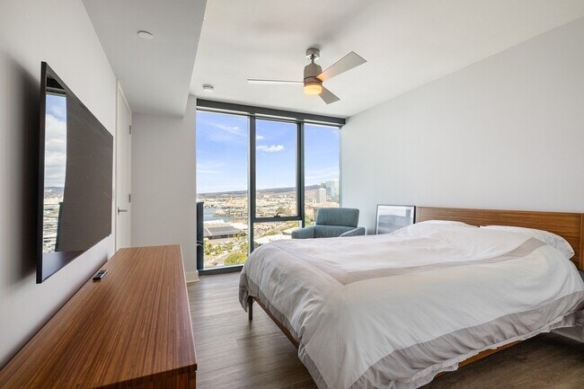 Building Photo - Fully Furnished 2 Bed / 2 Bath Condo with ...