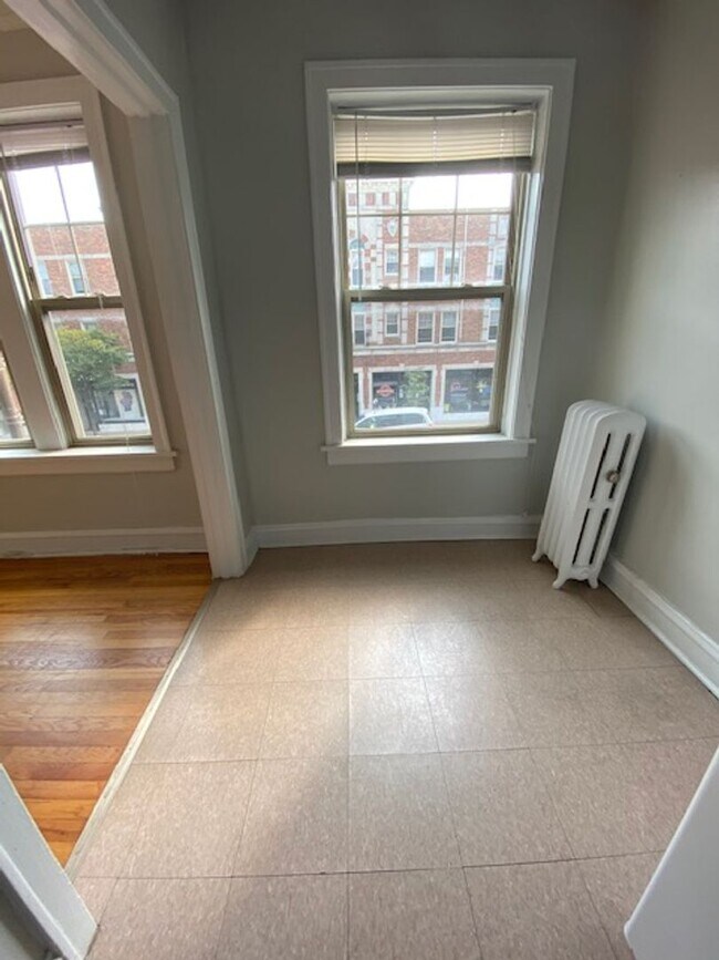 Building Photo - Evanston 1BR! Heat included - Puple Line!
