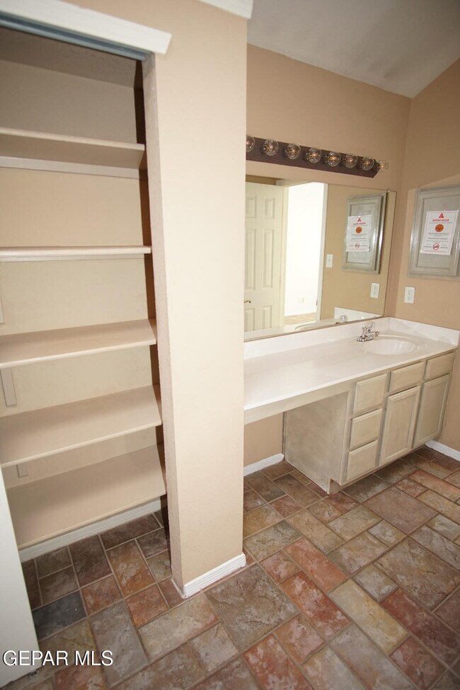 Building Photo - 6040 Los Siglos Dr