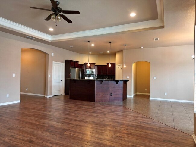 Building Photo - 7305 Bellini St