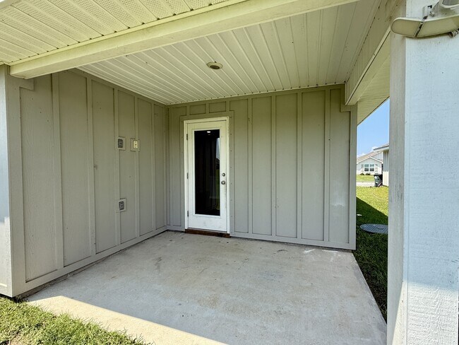 Building Photo - 23354 Shadowridge Dr
