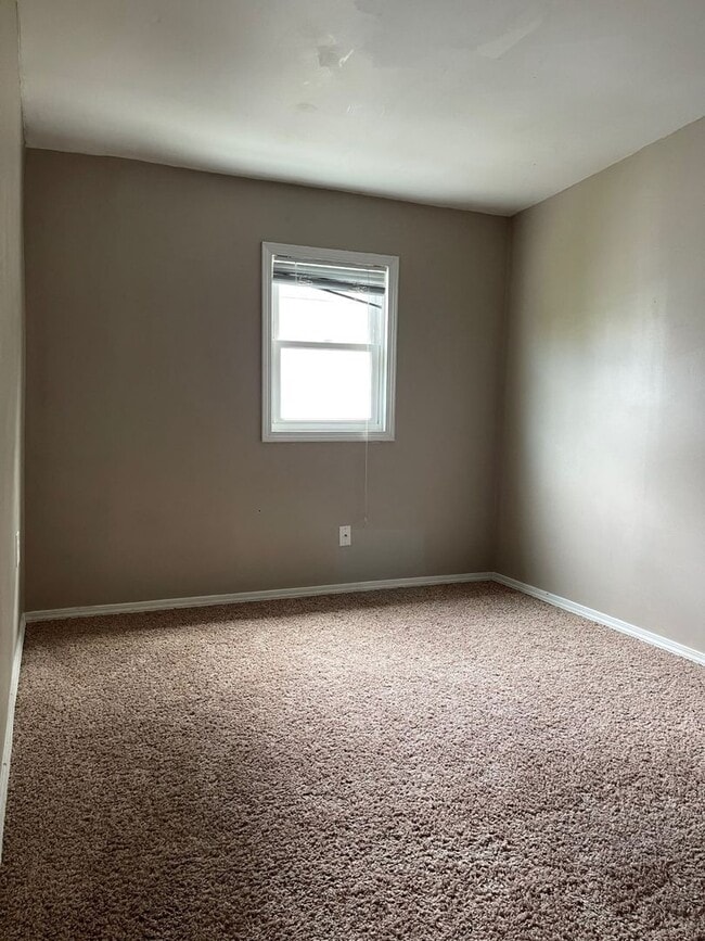Building Photo - Beautiful 4 Bedroom House!!