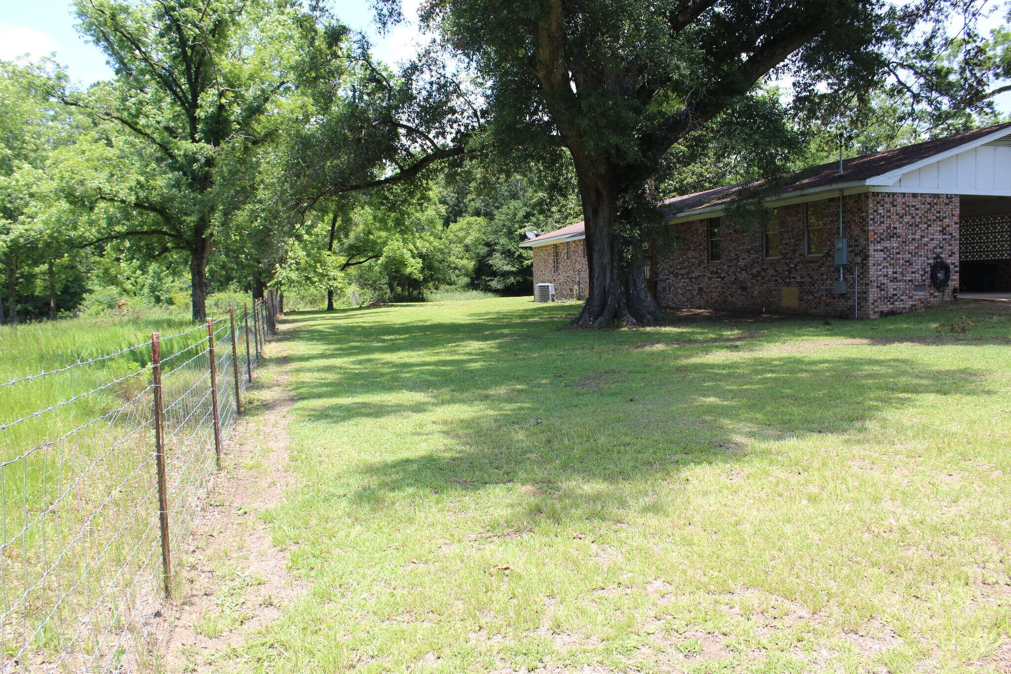 Building Photo - 185 Luther Davis Rd