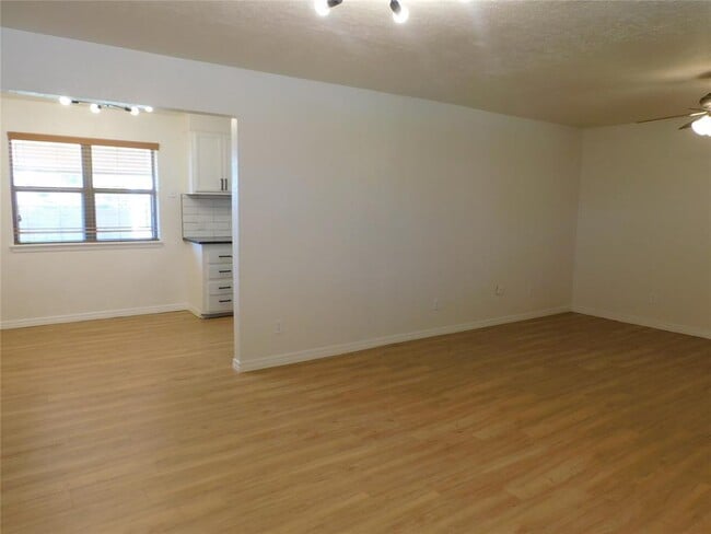 Building Photo - 728 SW 1st St