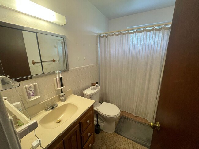 Building Photo - 533-535 Cumberland Rd (159)