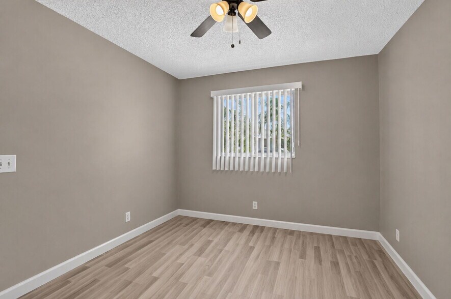 Building Photo - 5314 Sapphire Vly