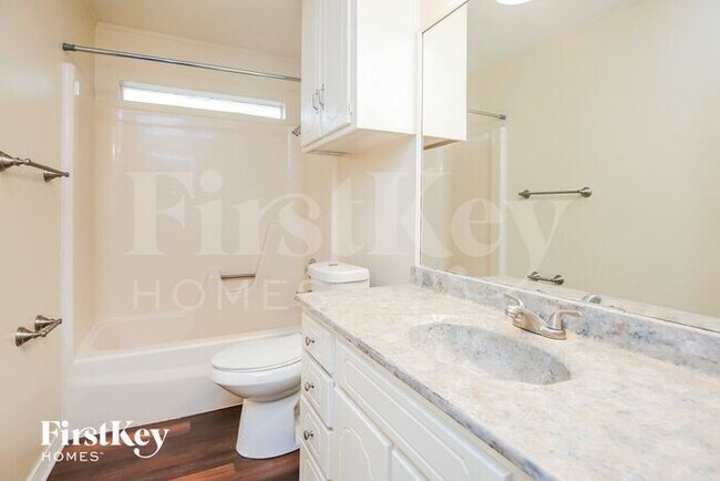 Building Photo - 8513 Crestview Dr